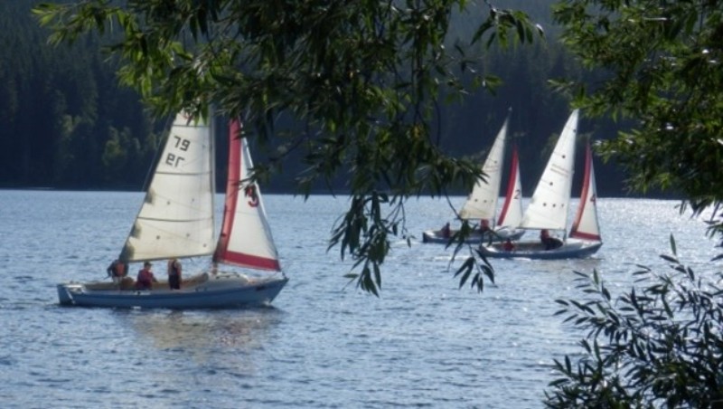 Sundowner Regattatraining mit der Segelschule Schluchsee